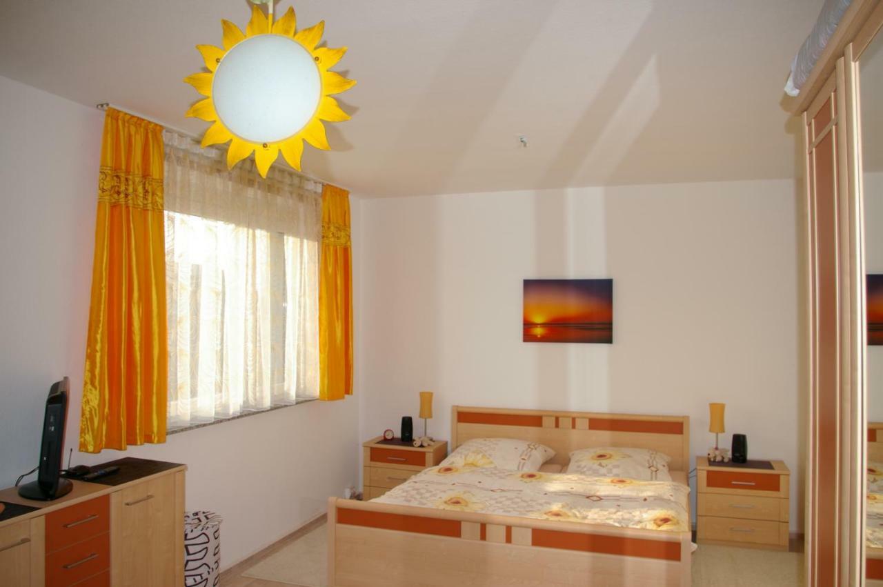 2-Zimmer-Ferienwohnung "Garten Der Welt" 베를린 외부 사진