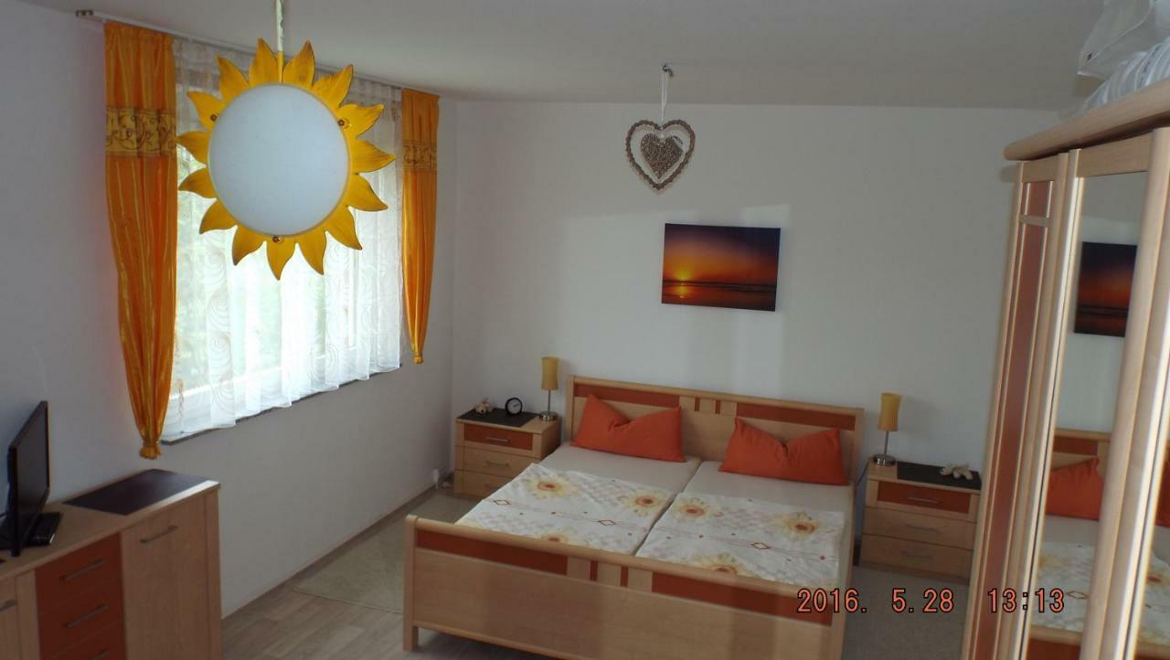 2-Zimmer-Ferienwohnung "Garten Der Welt" 베를린 외부 사진